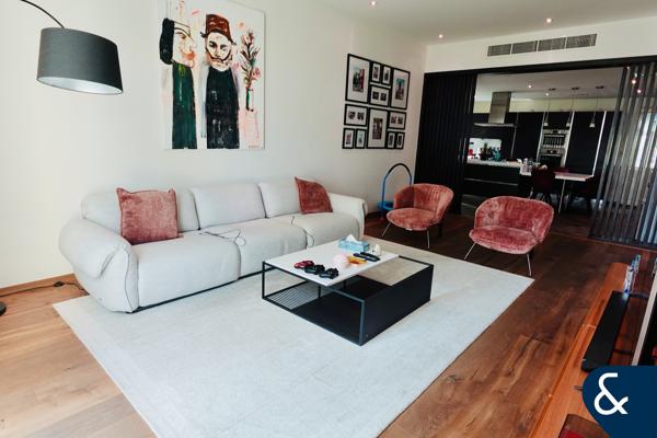 4-Bedroom | Large Garden | Open Living Room