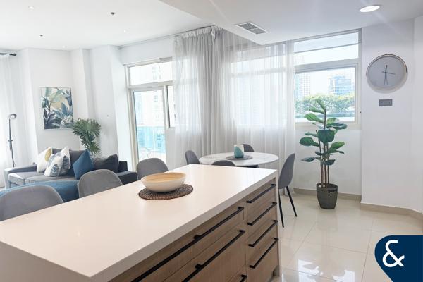 2 Bed | Upgraded | Marina Yacht Club Views