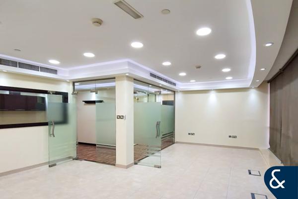 Fitted | High Floor | Glass Partitioned Rooms