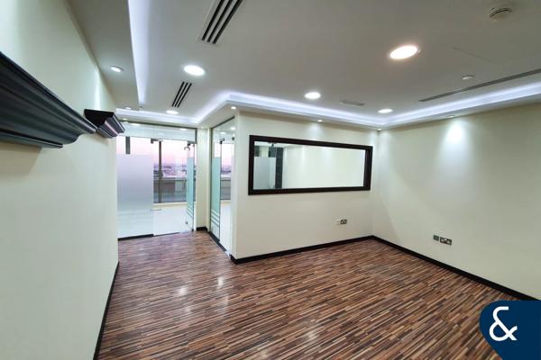 Fitted | High Floor | Glass Partitioned Rooms