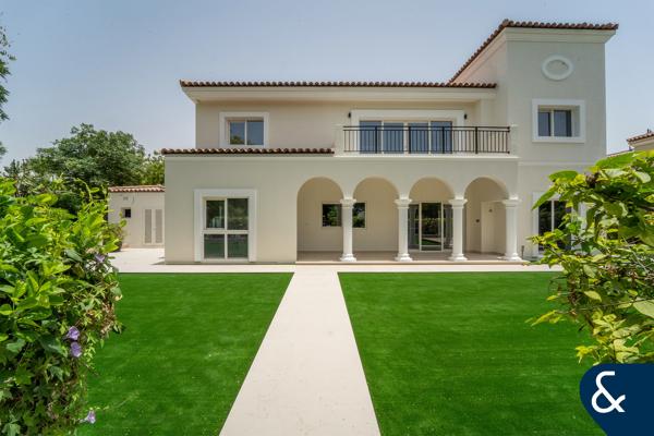 Family Villa | Backing Park | Fully Upgraded
