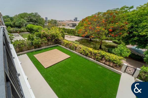 Family Villa | Backing Park | Fully Upgraded