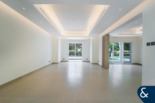 Family Villa | Backing Park | Fully Upgraded