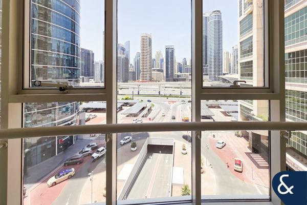 SZR Views | Near Metro | Vacant Now