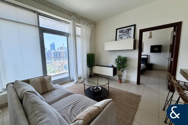 1 Bedroom | Bright | High Floor | Furnished