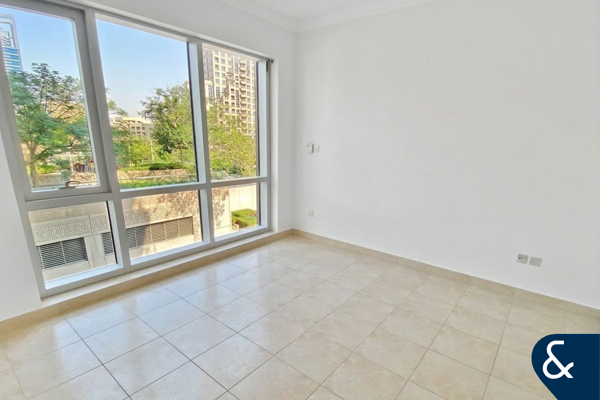 Large Layout | 2 Bath | Vacant on Transfer