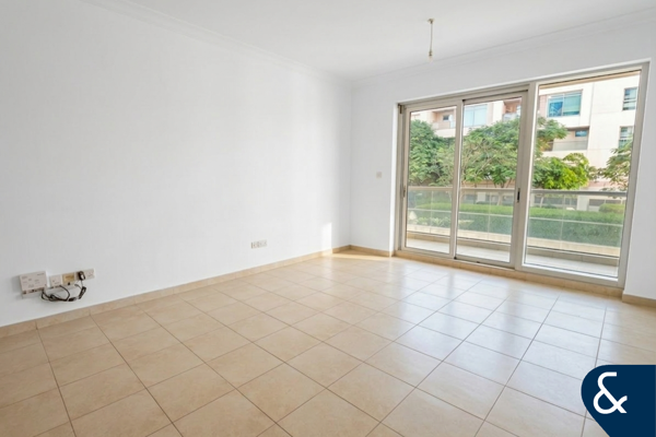 Large Layout | 2 Bath | Vacant on Transfer