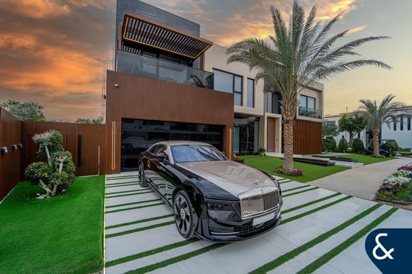 Fully Upgraded | Turn Key Villa | Huge Plot