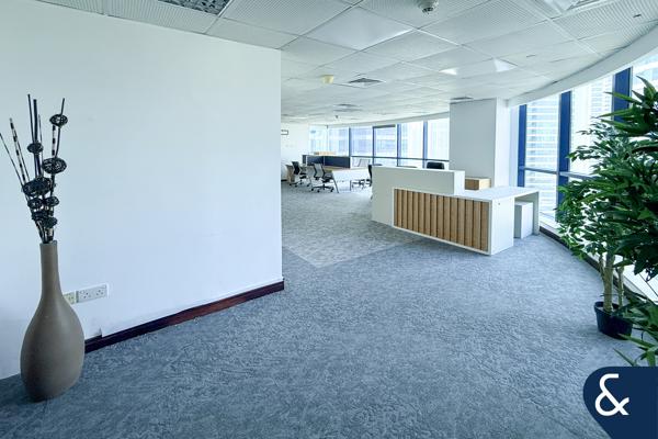 Premium Office Space | Vacant | Corner Unit