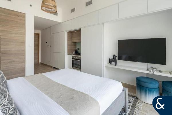 Studio APT | Furnished | Vacant | Balcony