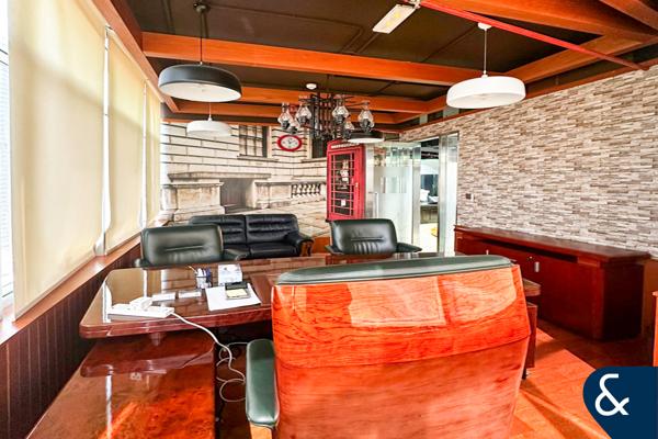 VACANT | Furnished | Partitions