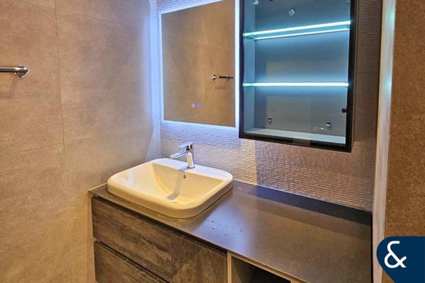 Single Row | Close to Lake | Upgraded