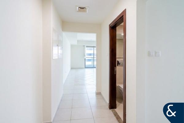 Corner Apartment | Huge Layout  Unfurnished