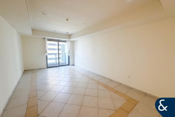 Corner Apartment | Huge Layout  Unfurnished