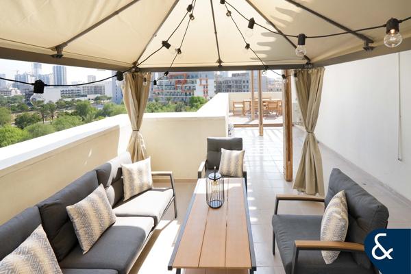 2 Beds / Spacious Apartment / Large Balcony