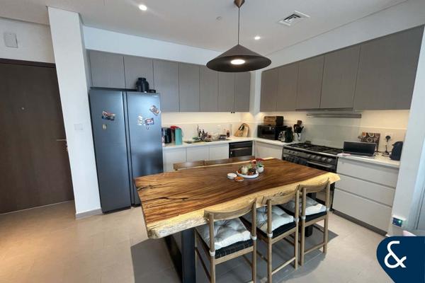 Best View | 2 Bedrooms | Mid Floor | 2 Bath