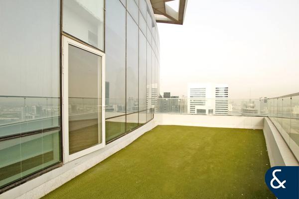 Fitted Office | High Floor | Roof Terrace