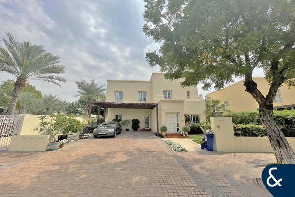 4 Beds | Next to Pool & Park | Corner Plot