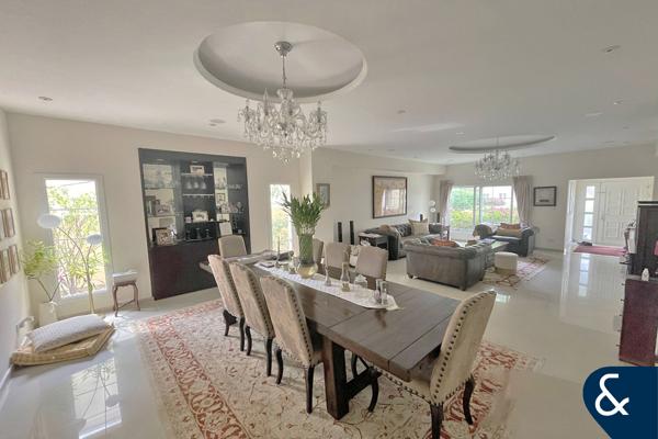 4 Beds | Next to Pool & Park | Corner Plot