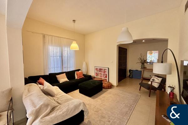 Backing The Pool | Type 2E | Large Plot