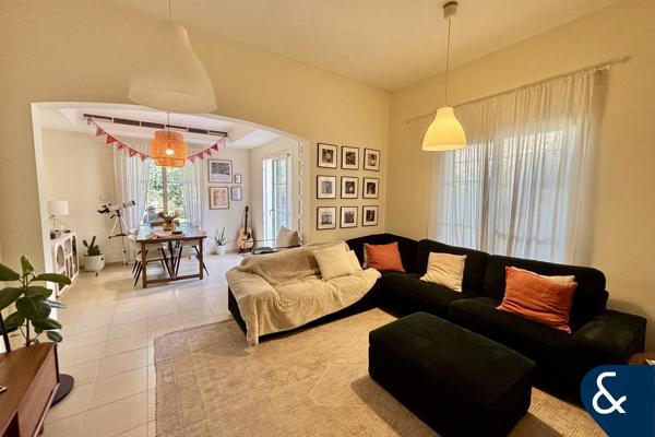 Backing The Pool | Type 2E | Large Plot