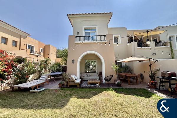 Backing The Pool | Type 2E | Large Plot