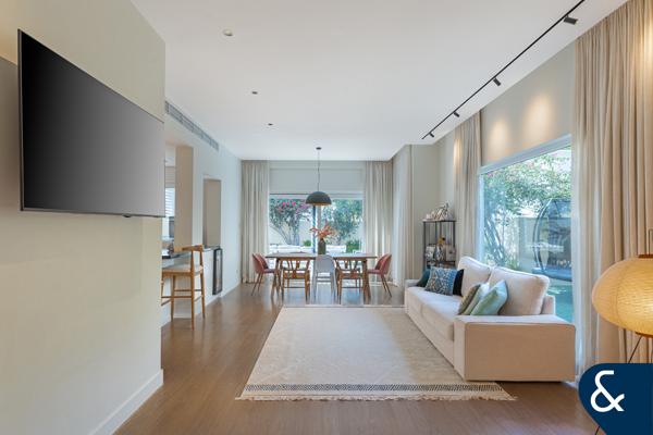 Corner Villa | Turnkey | Single Row