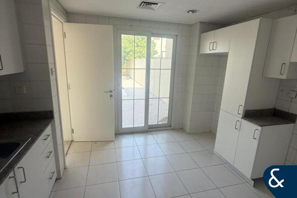 Vacant Now | Quiet location | Back to Back