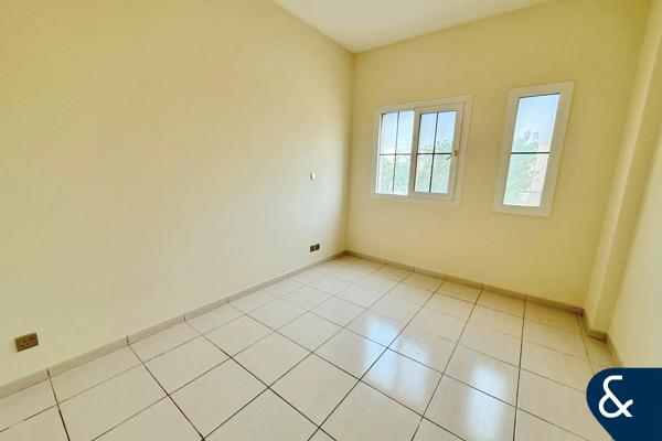3 Bedrooms | Middle Unit | Close to Pool