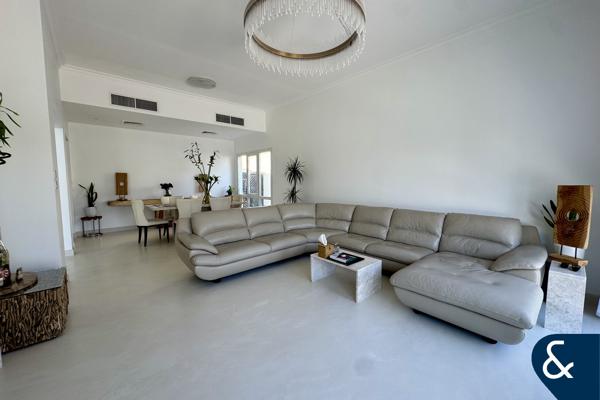 Full Lake View | Upgraded | Private pool