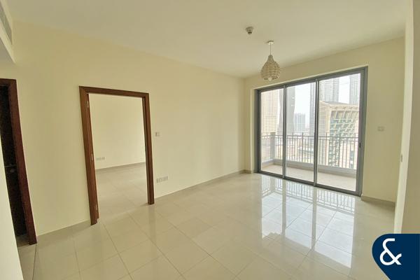 Burj View | High Floor | Study Room