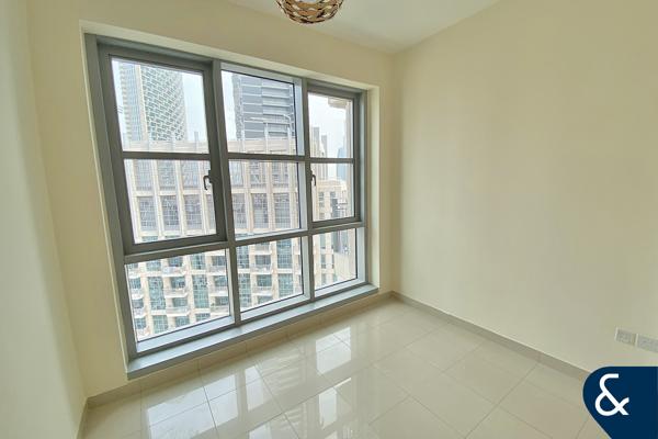 Burj View | High Floor | Study Room