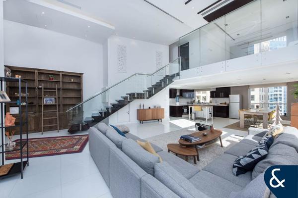 Rare to Market | Loft | Marina View |