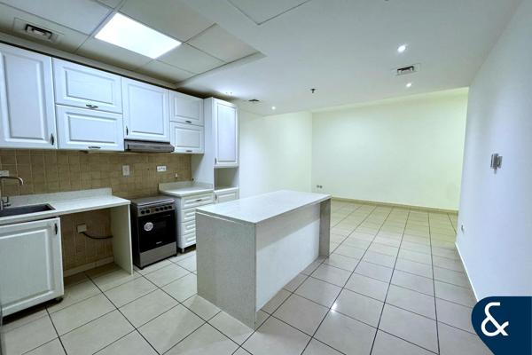 Vacant | Spacious | Best Layout | 1 Bedroom