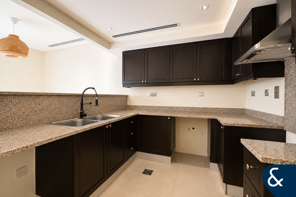 2 Bed Townhouse | Vacant | Single Row