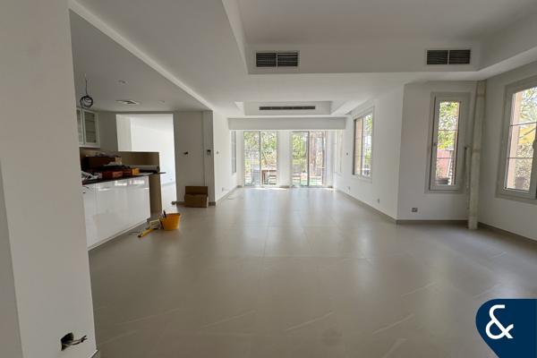 JUST RENOVATED | LAKE VIEW | 2E | EXTENDED