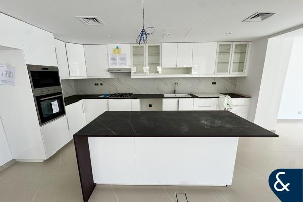 JUST RENOVATED | LAKE VIEW | 2E | EXTENDED