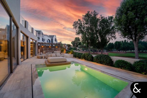 Exclusive Turnkey Mansion overlooking Earth Golf Course
