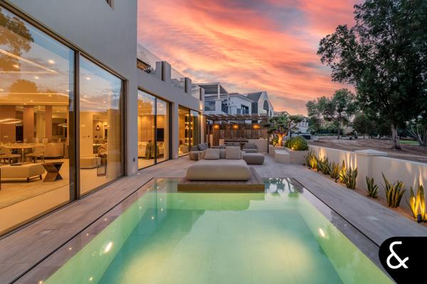 Exclusive Turnkey Mansion overlooking Earth Golf Course