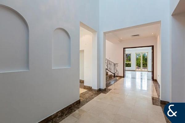 Lake View / Unfurnished / Big plot