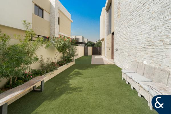 Larger Plot | 5 Bedroom + Maids | Vacant Now