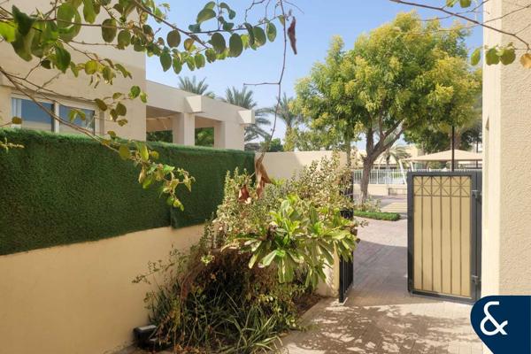 Type C-End | 4 Bed | Opposite Pool & Park