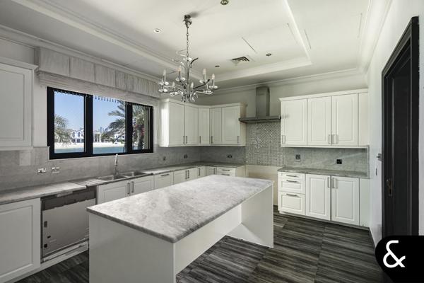 Genuine Listing - Skyline Views - Vacant - Image 9