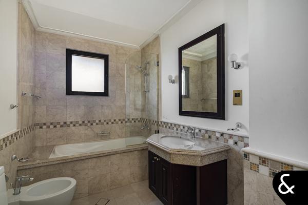 Genuine Listing - Skyline Views - Vacant - Image 23
