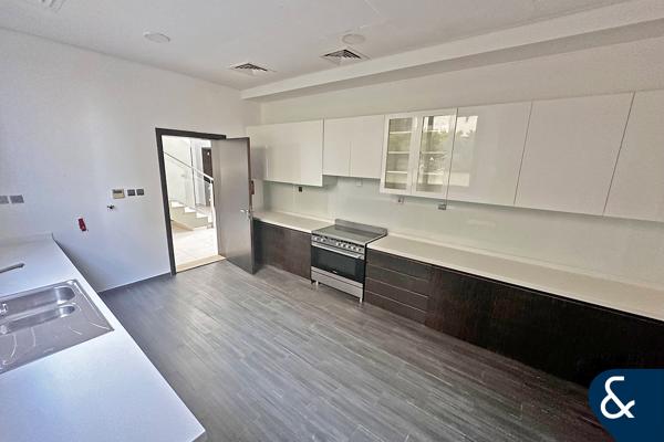 5 Bedroom | Available Now | Landscaped