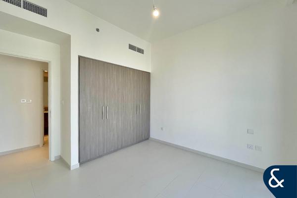 One Bed | Blvd View | Mid-High Floor |