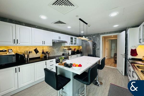 Large layout I Vastu I Lake view I Vacant