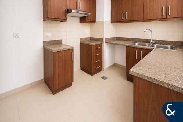 Upgraded | 2 Bedroom | Sea View Business Bay