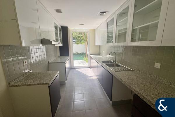 3 Beds | Vacant | Landscaped Garden