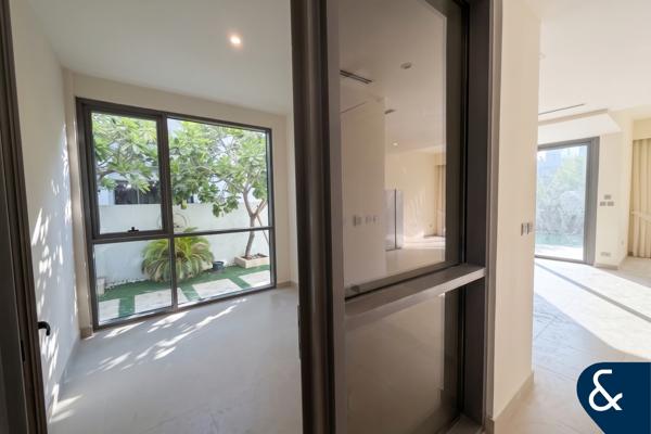 4 Bedrooms | Swimming Pool | Extended